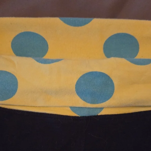 Tarea By Rue 21 Black Yoga Shorts with a yellow/blue Polka Dot Waistband Small - Picture 2 of 4
